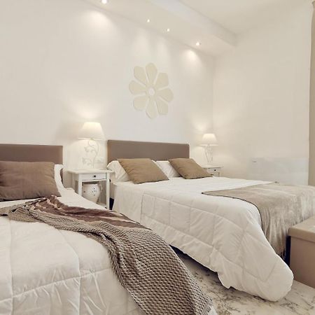 Flos Guest House Лучера Екстер'єр фото